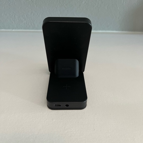 Wireless Charging Phone Stand - Picture 3 of 5